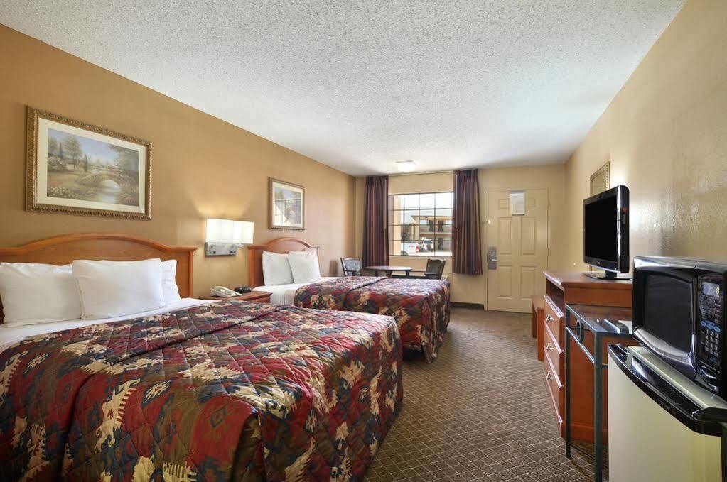 Days Inn By Wyndham Ruston La Екстер'єр фото